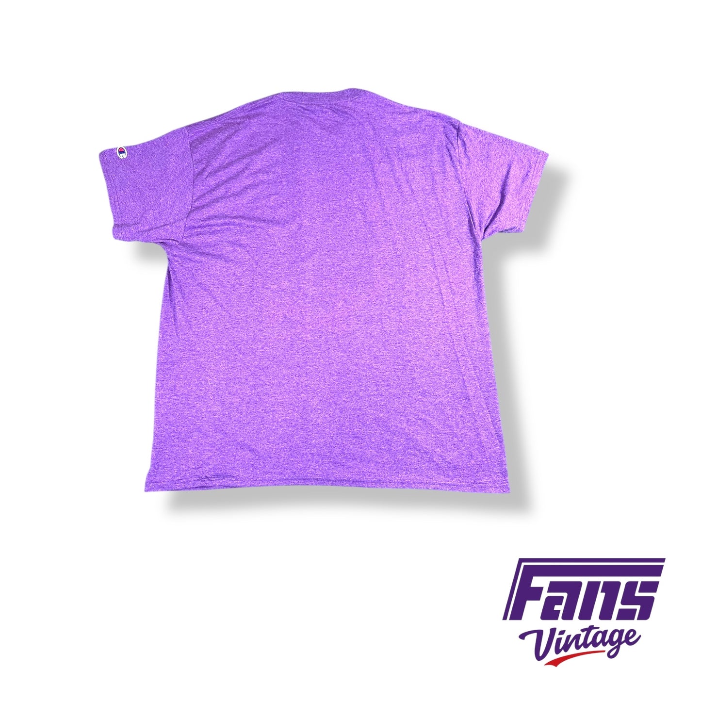 TCU Men’s Basketball player issued retro style graphic tee