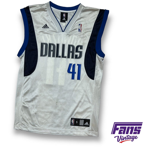 Vintage Dallas Mavericks Dirk Nowitzki Jersey - Championship Season Look!