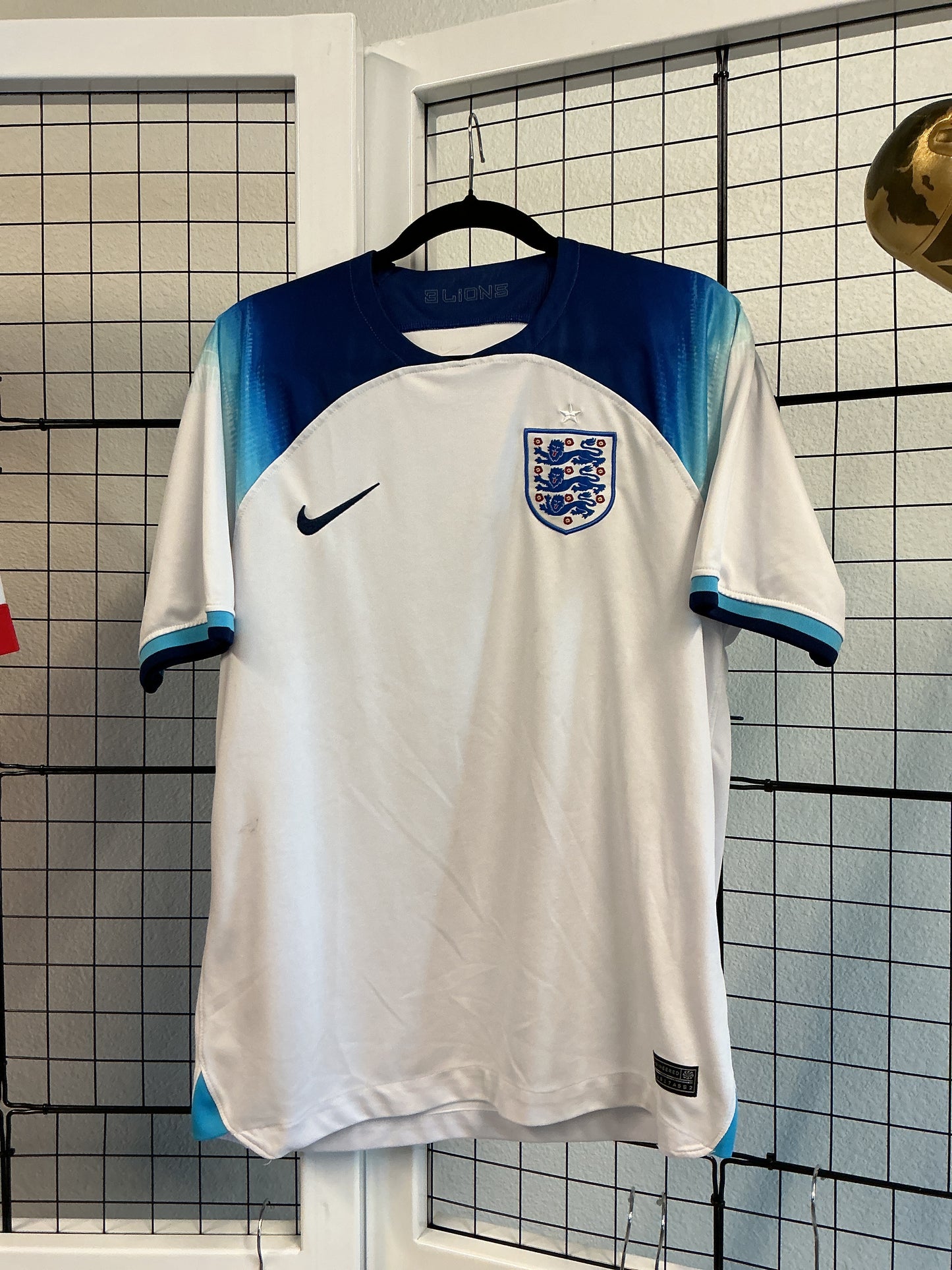 Gradient World Cup England Jersey with Embroidered Logo