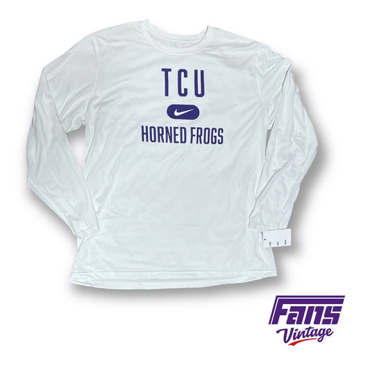 Nike TCU 'Horned Frogs' Basketball team issued long sleeve dri-fit warmup shirt