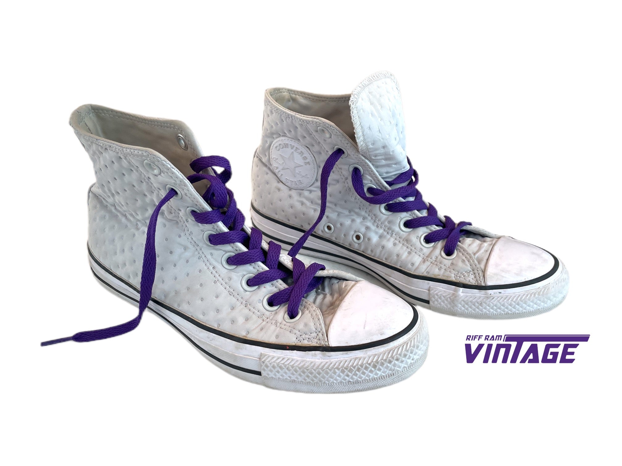 White high hotsell top converse laces